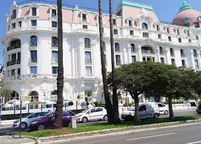 Fricero Hi Beach Azur Apartment *